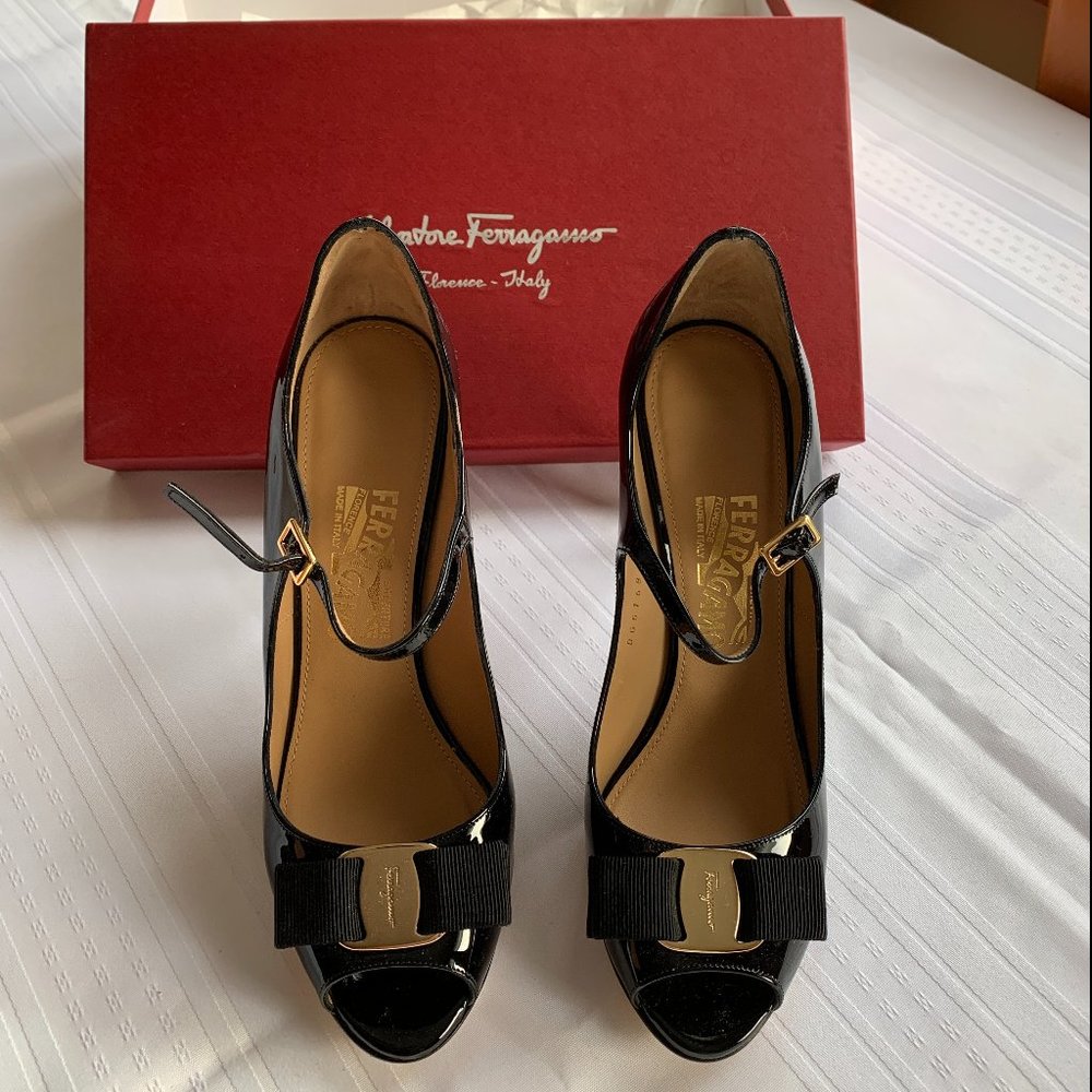 Patent Leather High-Heel Platform Pumps